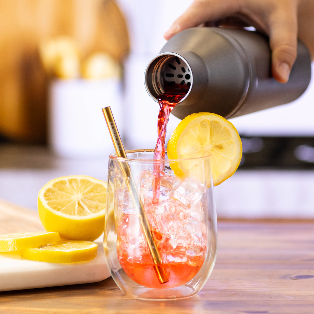 cocktail-shaker-lid-s4 Cocktail_Shaker_lifestyle_1_0f873eef-26b9-477a-b301-4dde25c00201.png